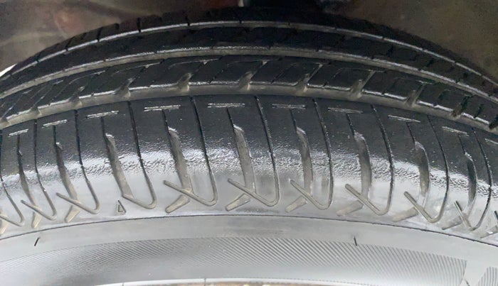 2012 Maruti Wagon R 1.0 LXI, Petrol, Manual, 20,973 km, Left Front Tyre Tread