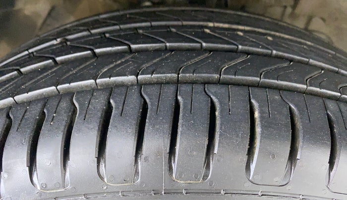 2018 Tata NEXON XT 1.2, Petrol, Manual, 32,682 km, Right Front Tyre Tread