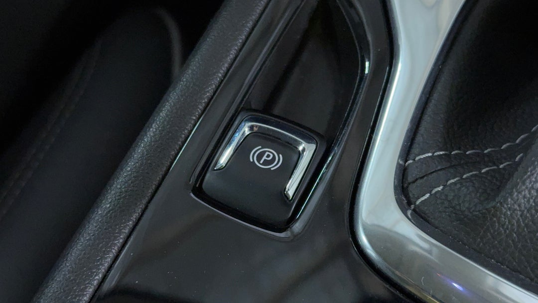 2018 Holden Commodore Rs-v, Automatic, 77855 km, Handbrake