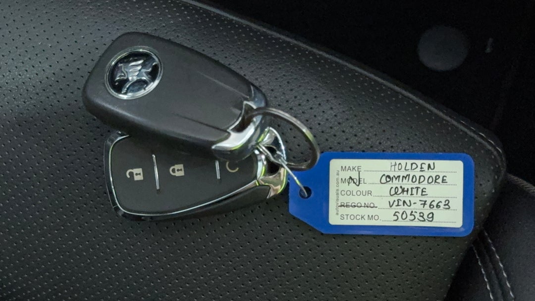 2018 Holden Commodore Rs-v, Automatic, 77855 km, Key Close-up