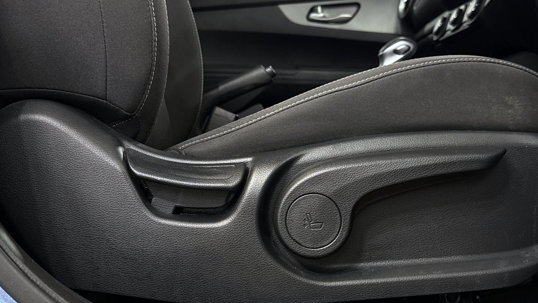 2019 Kia Cerato S, Automatic, 30500 km, Drivers Side Adjustment Panel