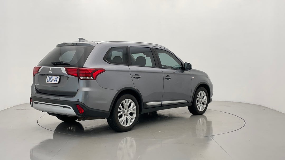 Right Back Diagonal (45- Degree) View