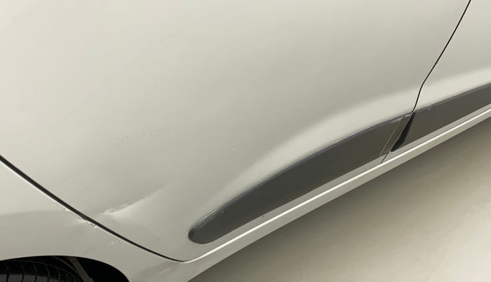 2015 Hyundai Xcent SX 1.2 (O), Petrol, Manual, 92,511 km, Right rear door - Minor scratches