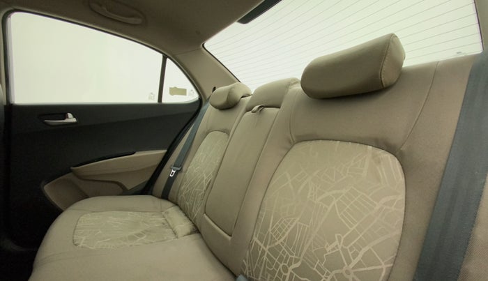 2015 Hyundai Xcent SX 1.2 (O), Petrol, Manual, 92,511 km, Right Side Rear Door Cabin