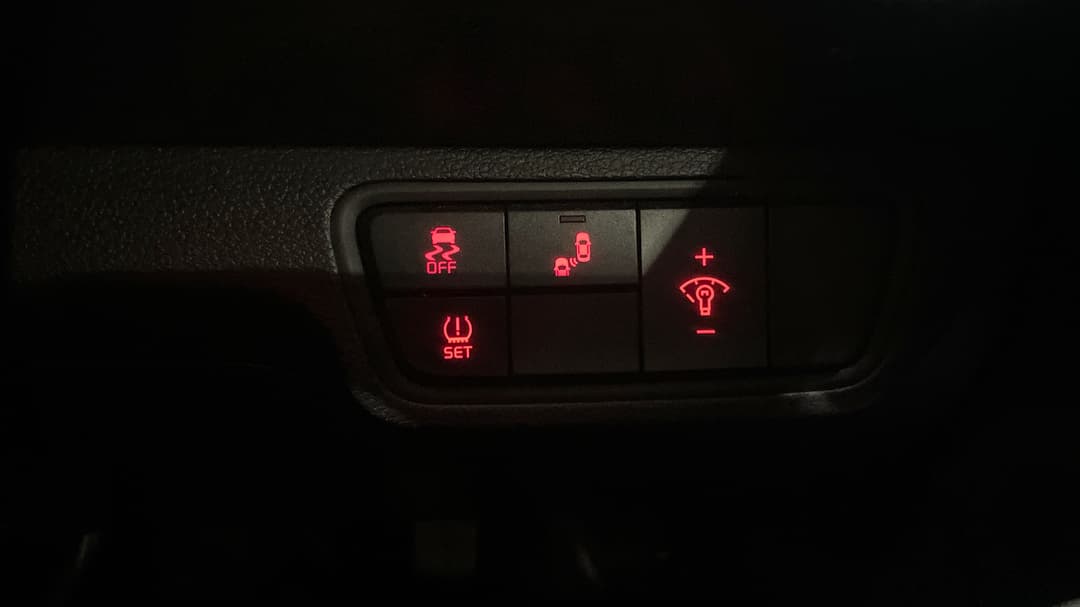 2022 Kia Cerato Sport+, Automatic, 107291 km, Utility Switches/Buttons
