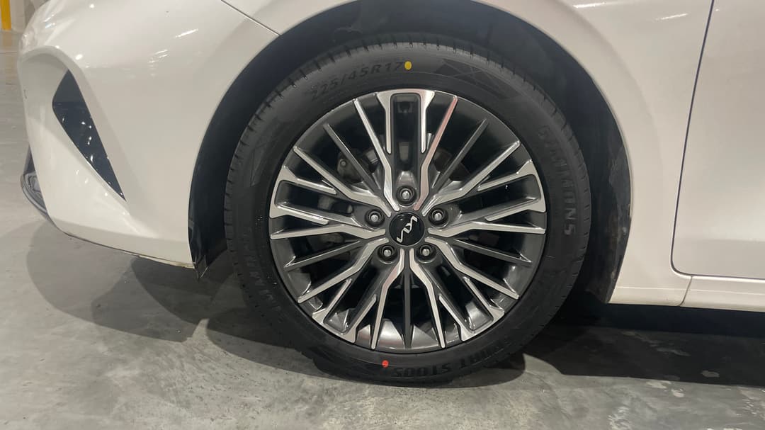 2022 Kia Cerato Sport+, Automatic, 107291 km, Left Front Wheel