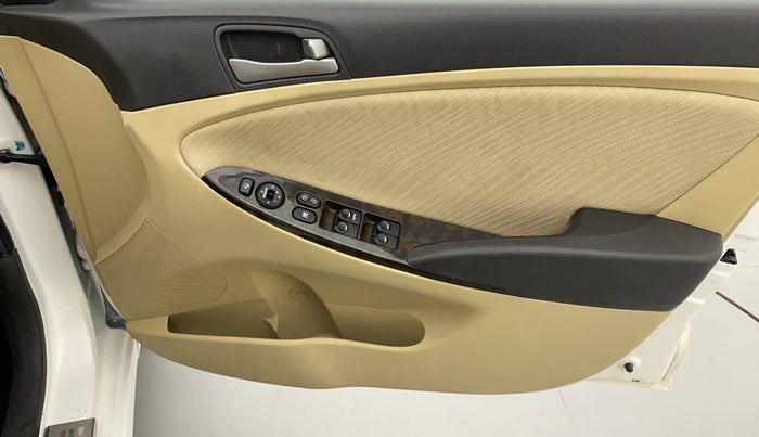 2017 Hyundai Verna 1.6 CRDI SX, Diesel, Manual, 93,041 km, Driver Side Door Panels Control