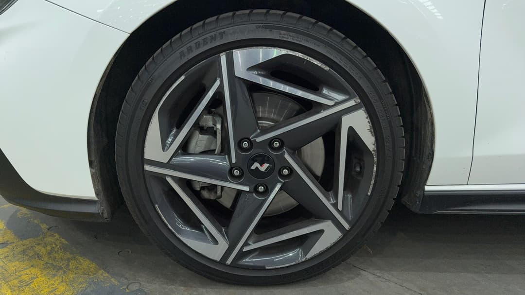 2024 Hyundai i30 N Line, Automatic, 56439 km, Left Front Wheel