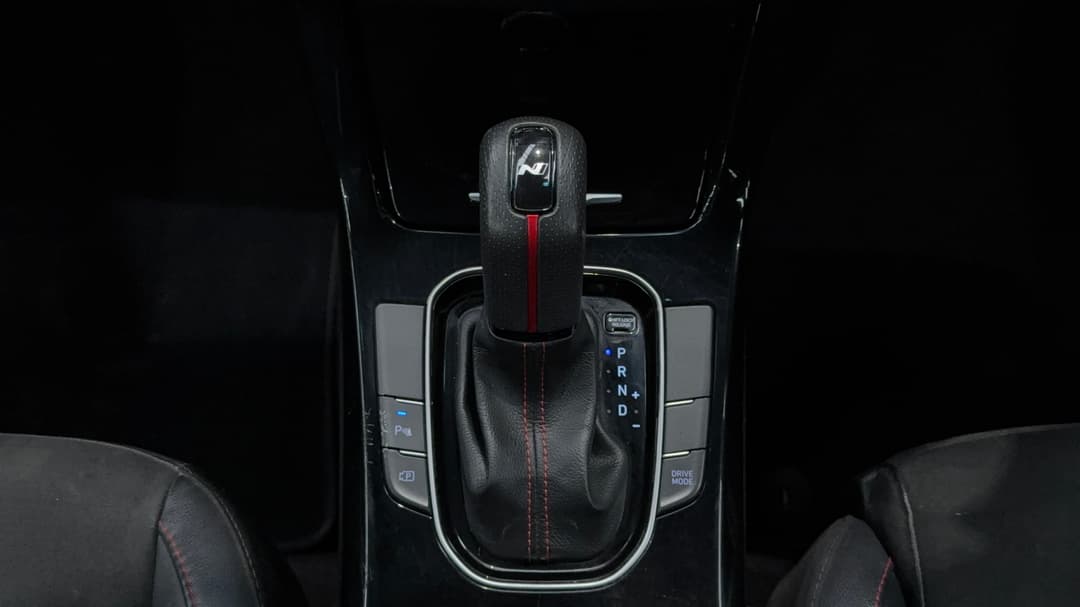2024 Hyundai i30 N Line, Automatic, 56439 km, Gear Lever 