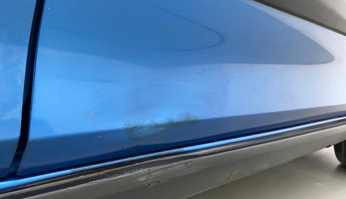 2018 Maruti IGNIS ZETA 1.2 AMT DUAL TONE, Petrol, Automatic, 98,476 km, Driver-side door - Slightly dented