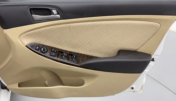 2017 Hyundai Verna FLUIDIC 1.6 SX VTVT, Petrol, Manual, 71,610 km, Driver Side Door Panels Control