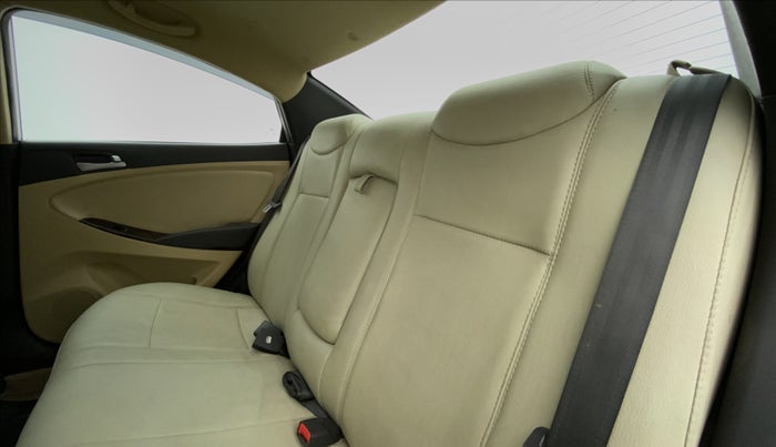 2017 Hyundai Verna FLUIDIC 1.6 SX VTVT, Petrol, Manual, 71,610 km, Right Side Rear Door Cabin