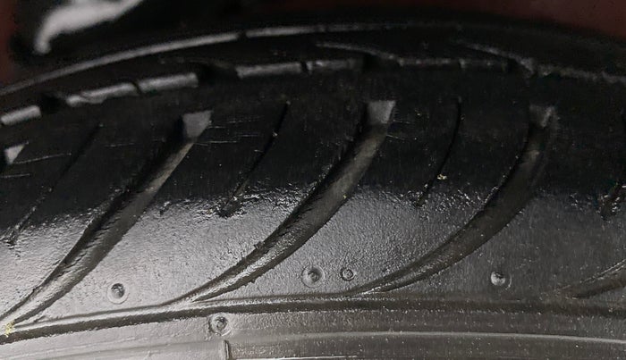 2012 Hyundai i10 SPORTZ 1.2, Petrol, Manual, 26,069 km, Left Rear Tyre Tread