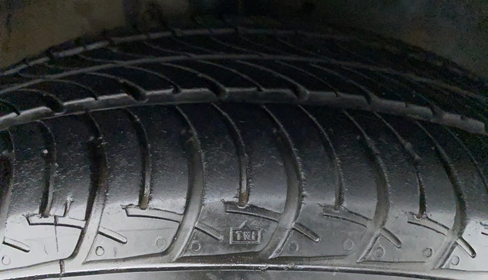 2017 Maruti Celerio ZXI D, Petrol, Manual, 24,549 km, Left Front Tyre Tread