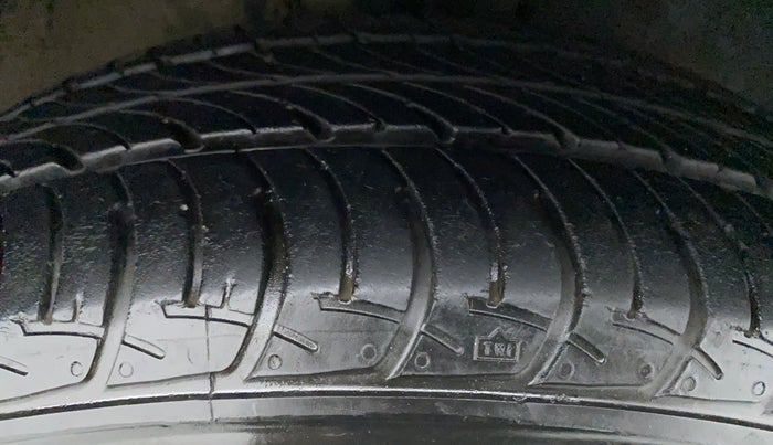 2017 Maruti Celerio ZXI D, Petrol, Manual, 24,549 km, Right Front Tyre Tread