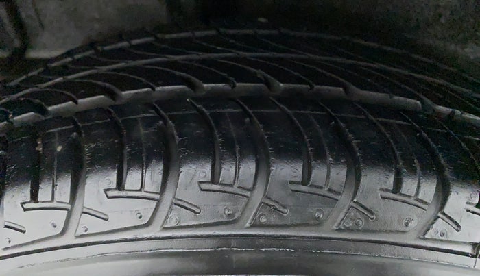2017 Maruti Celerio ZXI D, Petrol, Manual, 24,549 km, Right Rear Tyre Tread