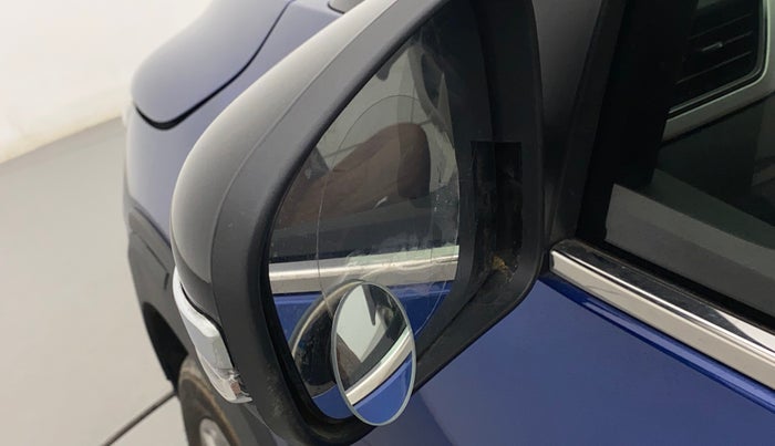 2021 Renault TRIBER RXZ AMT DUAL TONE, Petrol, Automatic, 11,400 km, Left rear-view mirror - Mirror has minor damage