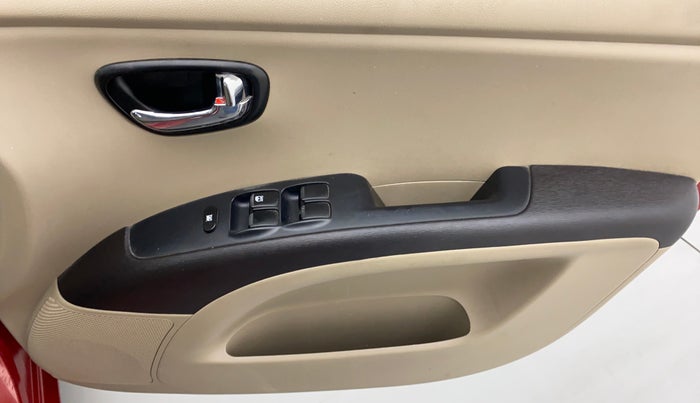 2012 Hyundai i10 MAGNA 1.1 IRDE2, Petrol, Manual, 59,854 km, Driver Side Door Panels Control