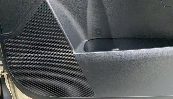 2015 Toyota Corolla Altis VL AT, Petrol, Automatic, 88,494 km, Speaker