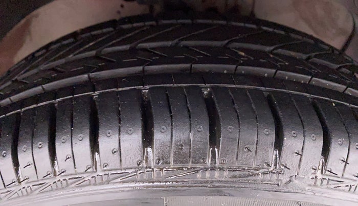 2012 Ford Figo 1.2 EXI DURATEC, Petrol, Manual, 66,601 km, Right Front Tyre Tread