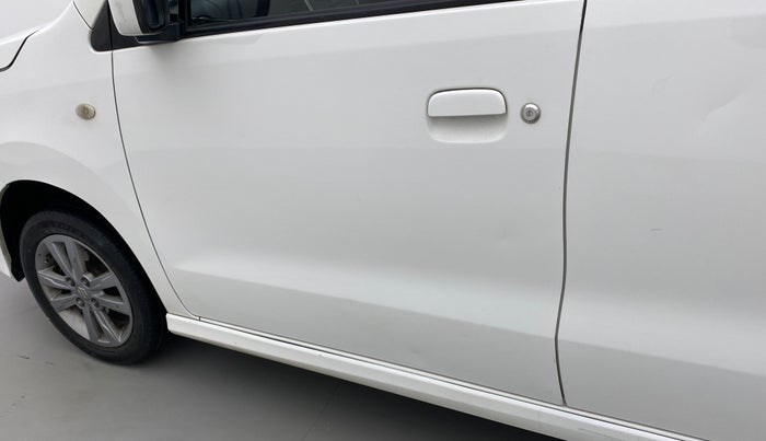 2013 Maruti Wagon R Stingray VXI, Petrol, Manual, 39,299 km, Front passenger door - Slightly dented