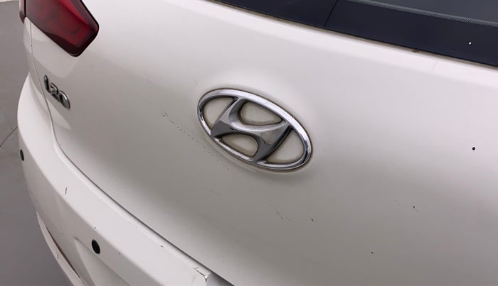 2016 Hyundai Elite i20 MAGNA 1.2, Petrol, Manual, 38,231 km, Dicky (Boot door) - Minor scratches