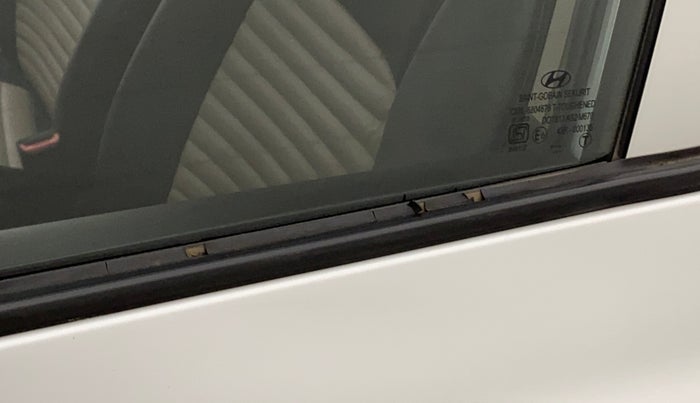 2017 Hyundai Grand i10 SPORTZ (O) 1.2 KAPPA VTVT, Petrol, Manual, 53,180 km, Front passenger door - Weather strip has minor damage