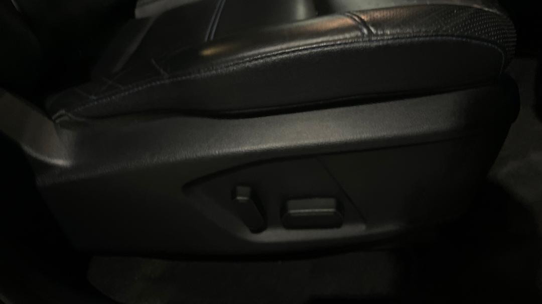 2022 Ford Everest Sport (4WD), Automatic, 60915 km, Drivers Side Adjustment Panel