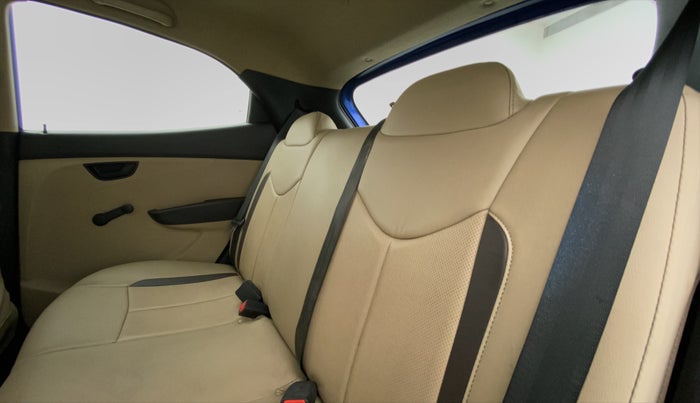 2013 Hyundai Eon MAGNA PLUS, Petrol, Manual, 31,585 km, Right Side Rear Door Cabin