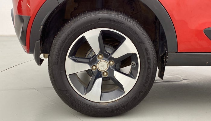 2018 Tata NEXON XZA+ 1.2 Dual Tone, Petrol, Automatic, 17,022 km, Right Rear Wheel