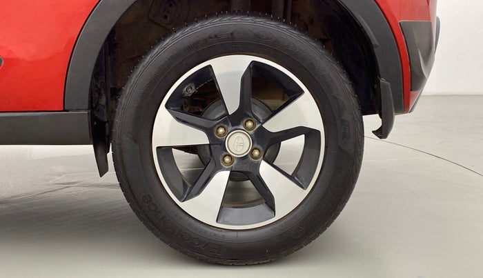 2018 Tata NEXON XZA+ 1.2 Dual Tone, Petrol, Automatic, 17,022 km, Left Rear Wheel