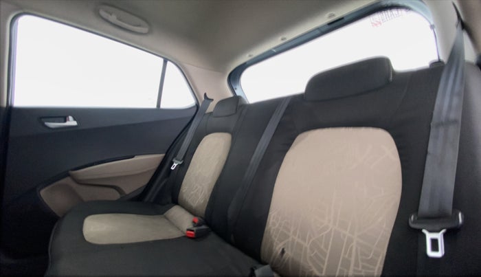 2017 Hyundai Grand i10 1.2 CRDI Sportz O, Diesel, Manual, 55,360 km, Right Side Rear Door Cabin