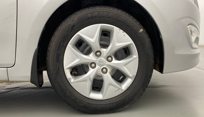 2015 Hyundai Verna FLUIDIC 1.4 VTVT, Petrol, Manual, 40,055 km, Right Front Wheel