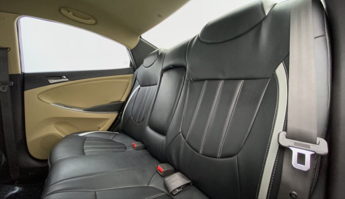 2015 Hyundai Verna FLUIDIC 1.4 VTVT, Petrol, Manual, 40,055 km, Right Side Rear Door Cabin