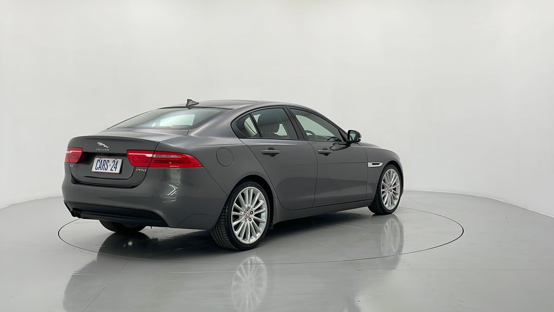 Right Back Diagonal (45- Degree) View