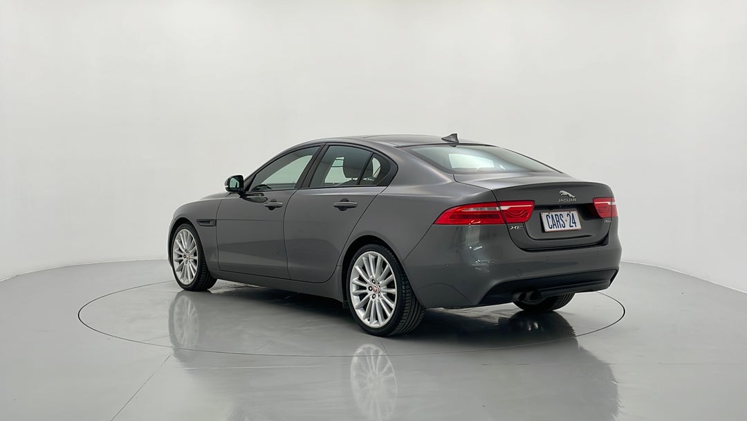 Left Back Diagonal (45- Degree) View