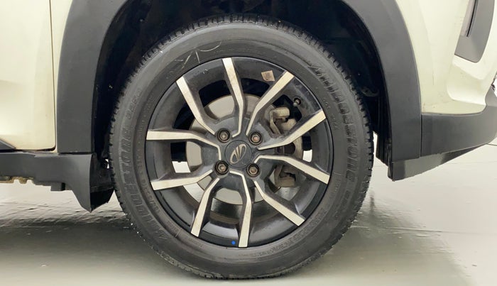 2018 Mahindra KUV 100 NXT K8 P 6 STR, Petrol, Manual, 21,098 km, Right Front Wheel
