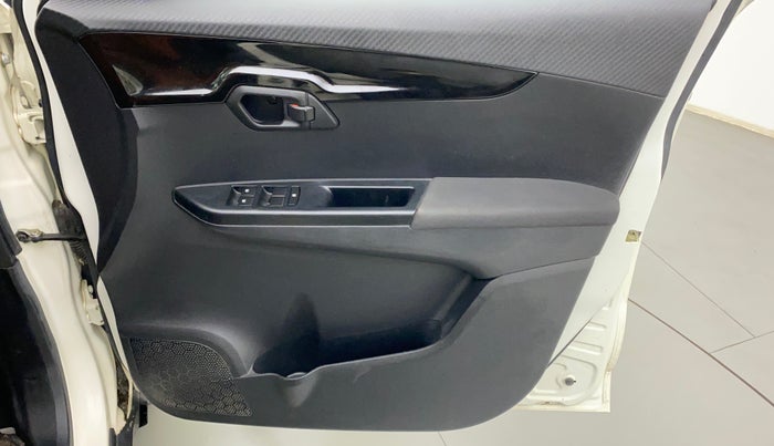 2018 Mahindra KUV 100 NXT K8 P 6 STR, Petrol, Manual, 21,098 km, Driver Side Door Panels Control