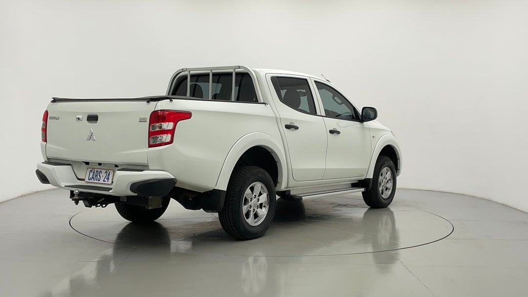 Right Back Diagonal (45- Degree) View