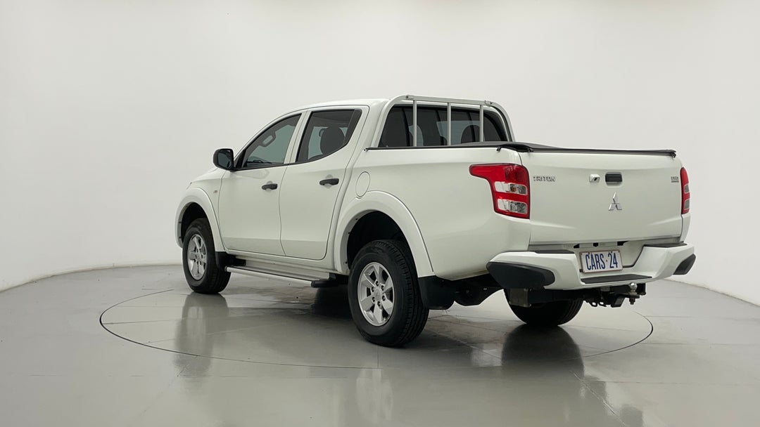 Left Back Diagonal (45- Degree) View