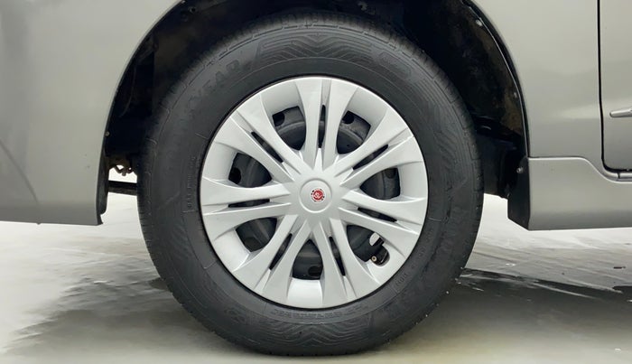 2014 Toyota Innova 2.5 GX 7 STR BS IV, Diesel, Manual, 1,14,696 km, Left Front Wheel