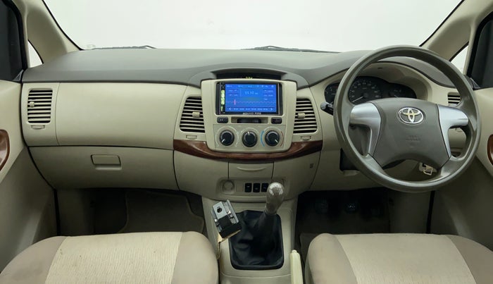 2014 Toyota Innova 2.5 GX 7 STR BS IV, Diesel, Manual, 1,14,696 km, Dashboard