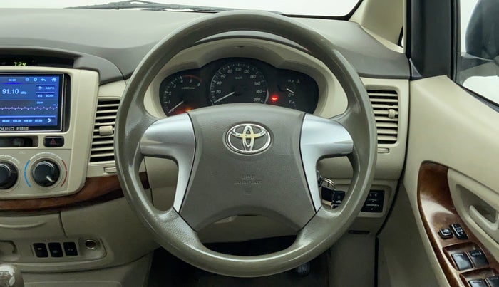 2014 Toyota Innova 2.5 GX 7 STR BS IV, Diesel, Manual, 1,14,696 km, Steering Wheel Close Up
