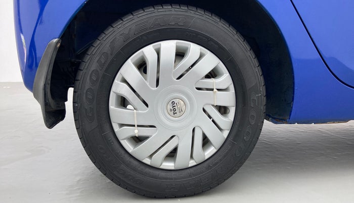 2017 Hyundai Eon ERA PLUS, Petrol, Manual, 24,048 km, Right Rear Wheel