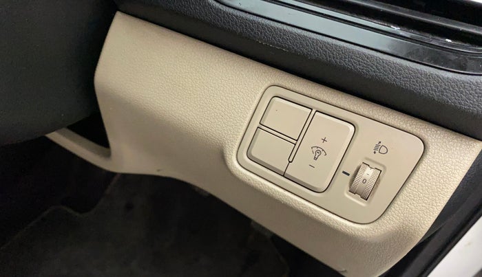 2020 Hyundai Verna SX 1.5 VTVT, Petrol, Manual, 38,431 km, Dashboard - Headlight height adjustment not working