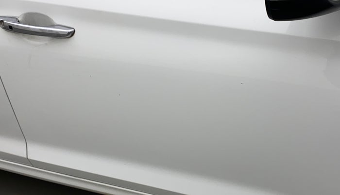 2020 Hyundai Verna SX 1.5 VTVT, Petrol, Manual, 38,431 km, Driver-side door - Minor scratches