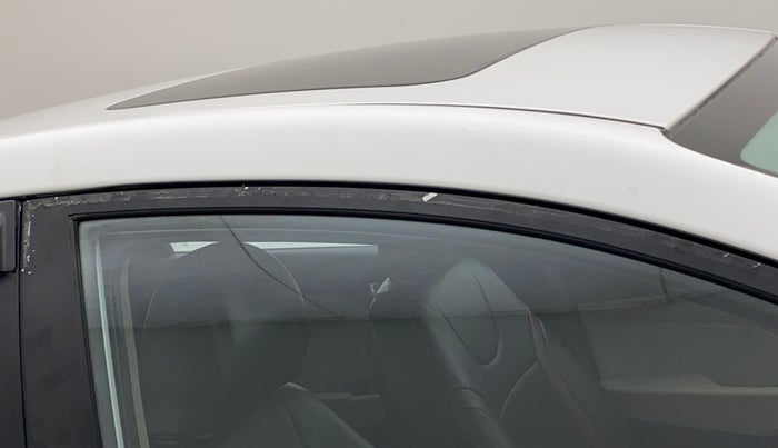 2020 Hyundai Verna SX 1.5 VTVT, Petrol, Manual, 38,431 km, Driver-side door - Door visor damaged
