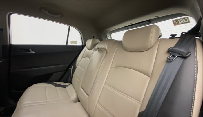 2017 Hyundai Creta SX PLUS 1.6 PETROL, Petrol, Manual, 26,550 km, Right Side Rear Door Cabin