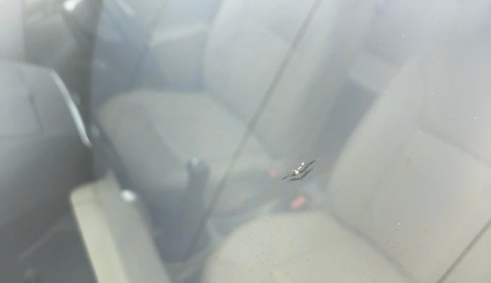 2015 Nissan Terrano XL D PLUS, Diesel, Manual, 77,666 km, Front windshield - Minor spot on windshield