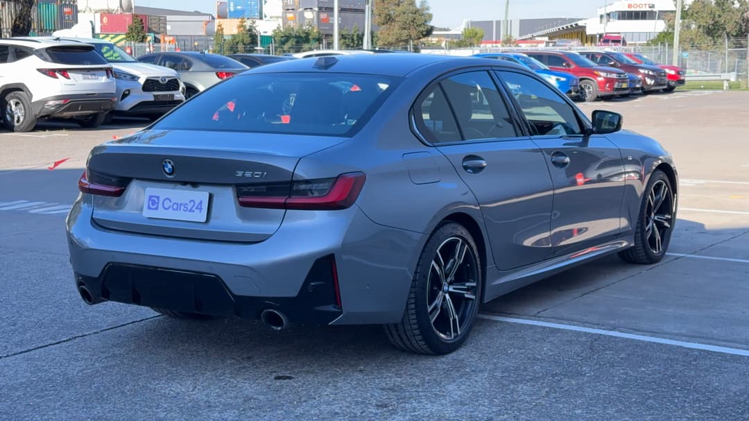 2023 BMW 3 20i M Sport, Automatic, 32210 km, Right Back Diagonal (45- Degree) View